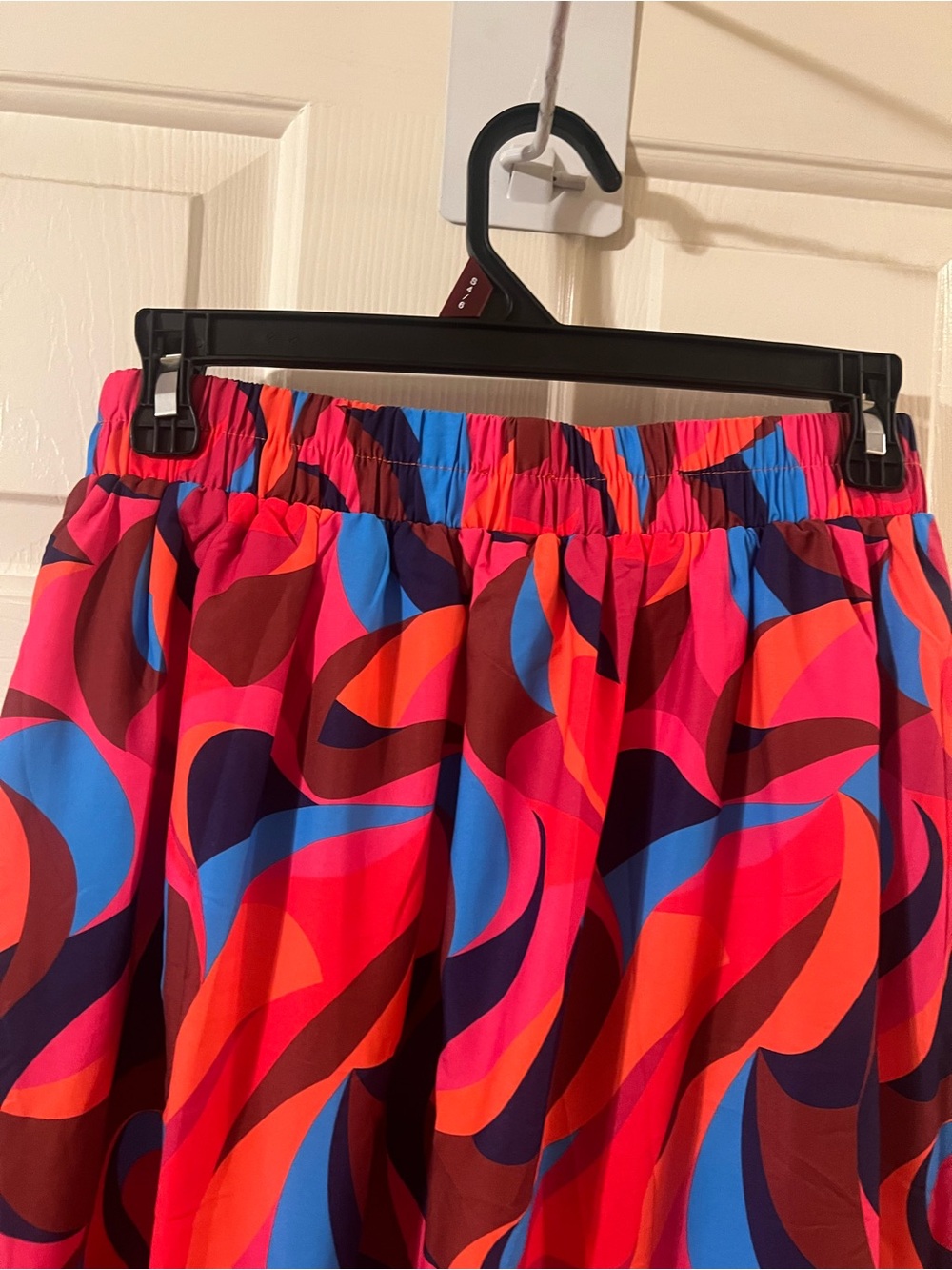 NWOT 🛍️3 for 25 🛍️ Arolina Bold Multicolor Swirl Tiered Maxi Skirt  Size Small - Picture 6 of 7